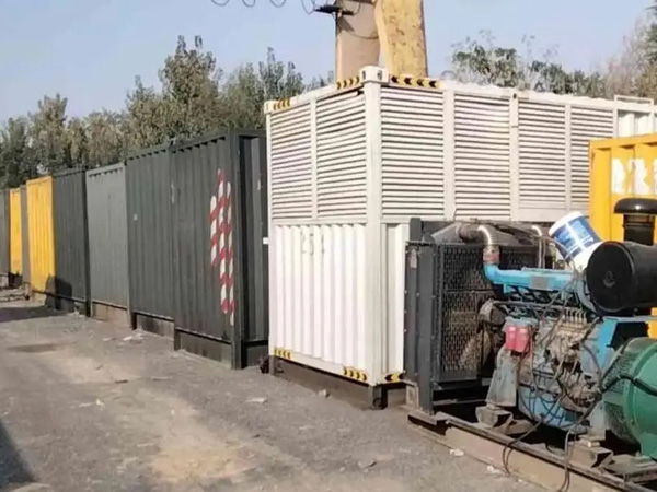 景泰200KW柴油发电机机组每小时油耗是多少？